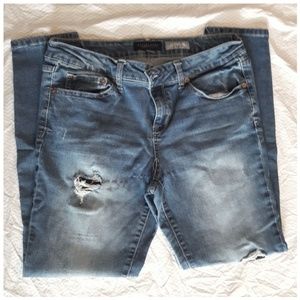 Ripped and distressed Aeropostale jeggings